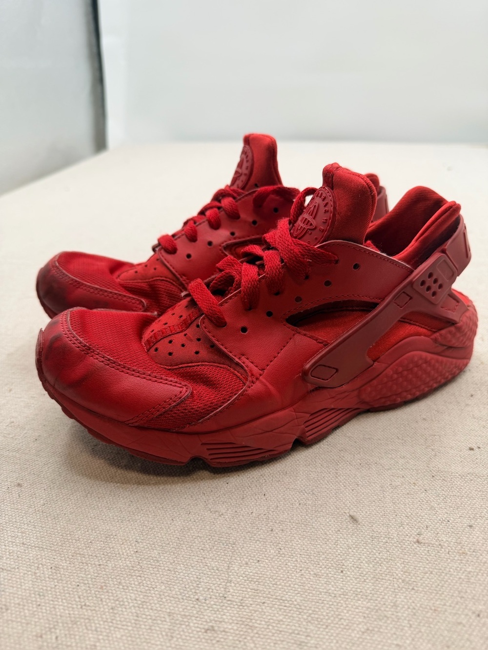 Nike Air Huarache Triple Red